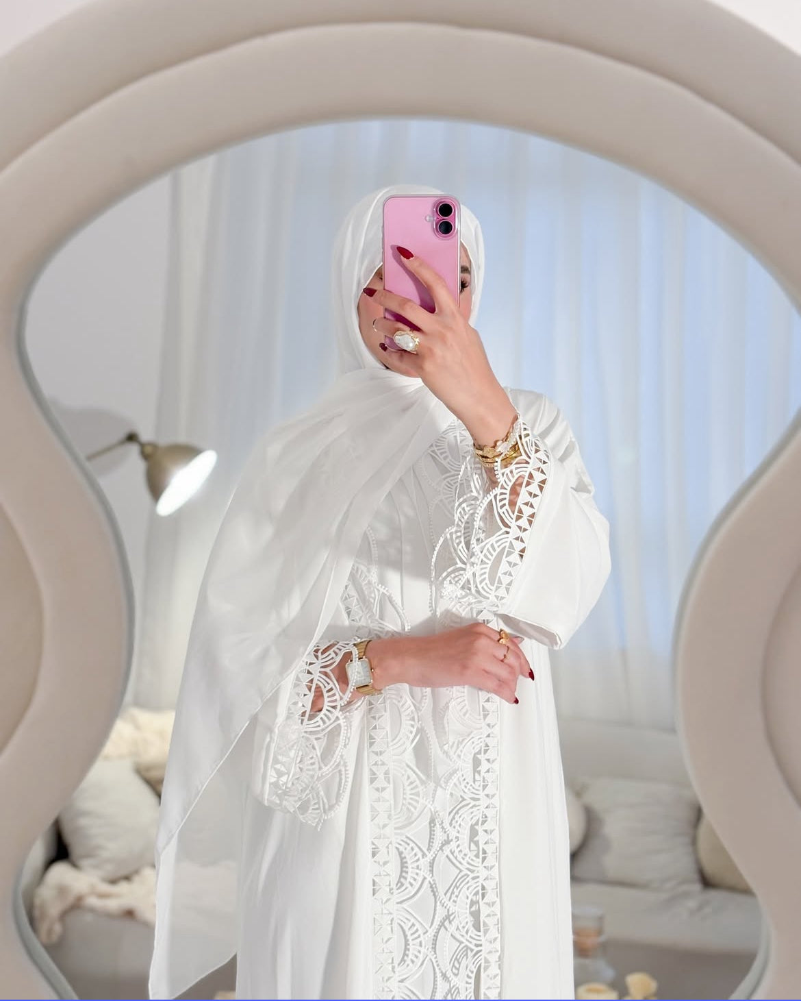 white Nida Safaa Abaya