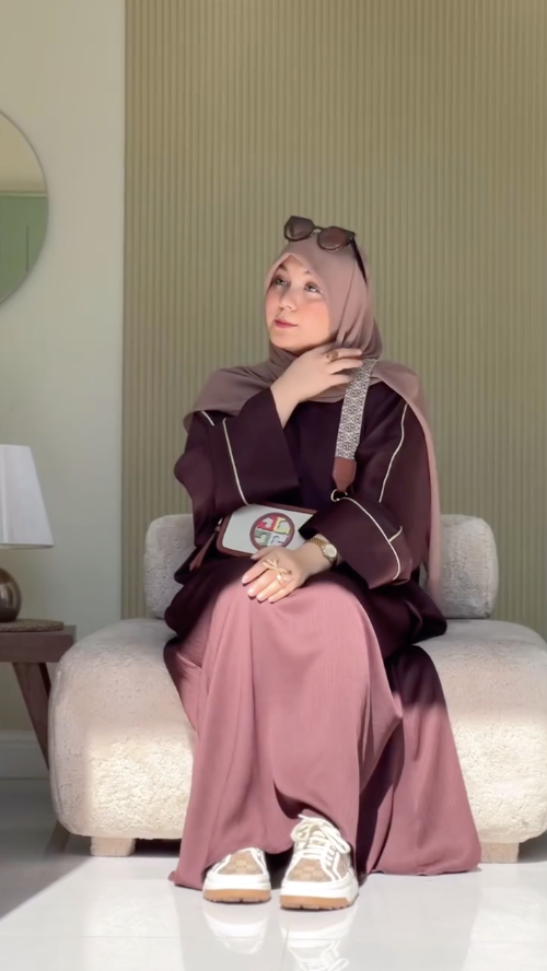 Soft Zoom Piping Abaya