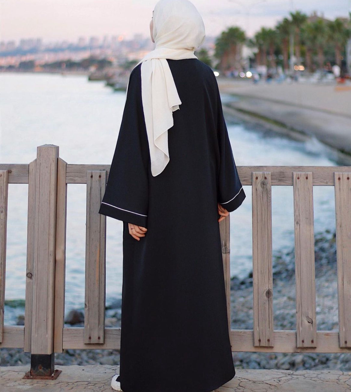 Black Nida Piping Abaya With Buttons