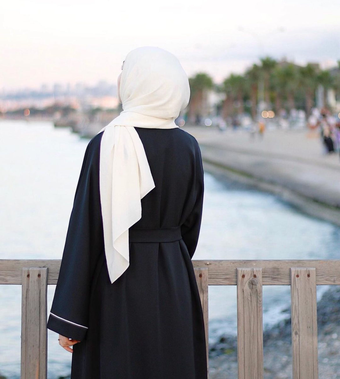 Black Nida Piping Abaya With Buttons